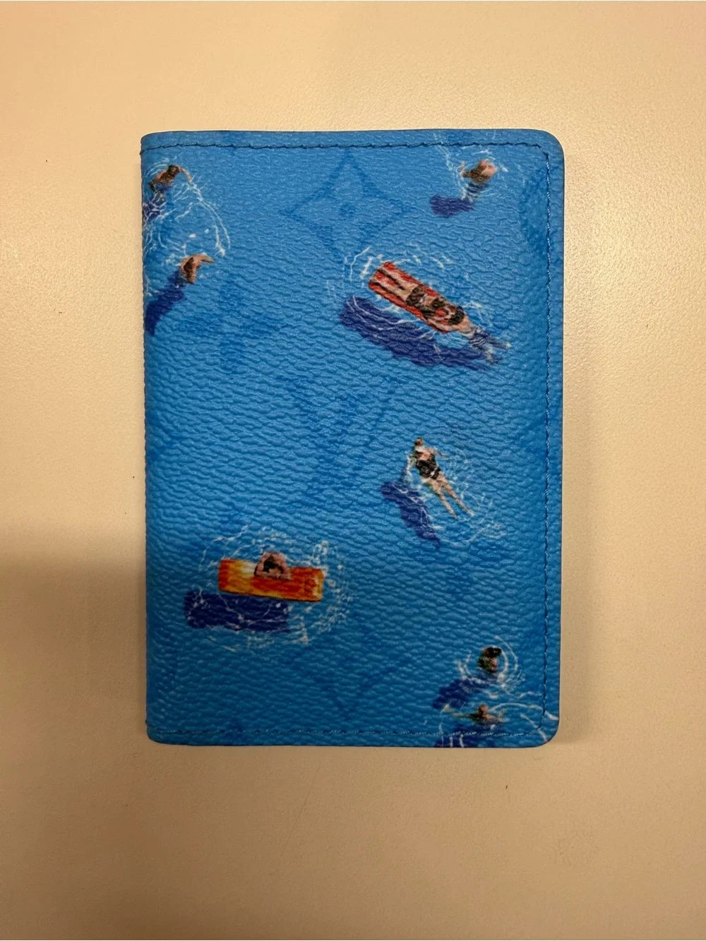 Louis Vuitton Swim Pocket Organizer LIKE NEW in box full set